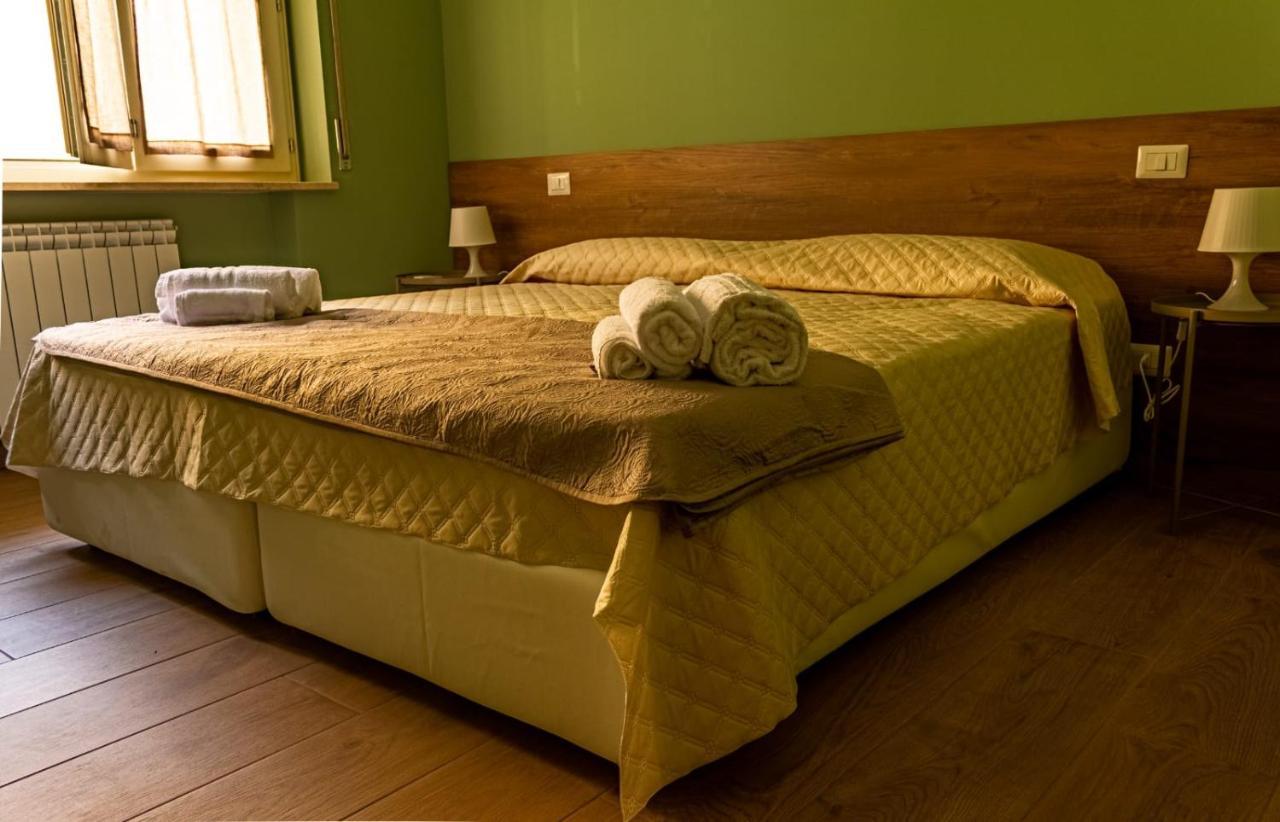Incastro B&B In Crotone Buitenkant foto